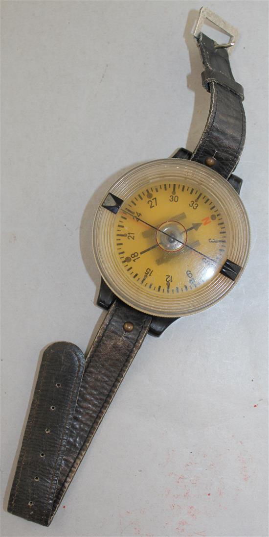 A WWII German Luftwaffe AK-39 wrist compass,